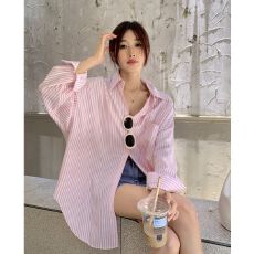 批发粉色条纹衬衫开衫<b class='q'>外套</b>夏季外搭女2026新款长袖<b class='q'>防晒</b>衬衣设计感上衣