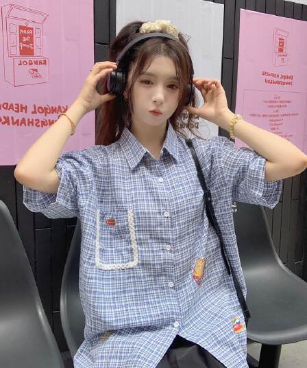 학원 스타일 레트로 프린트 격자 무늬 셔츠 여성용 짧은 소매 2026 여름 다용도 캐주얼 디자인 센스 POLO 칼라 맨위