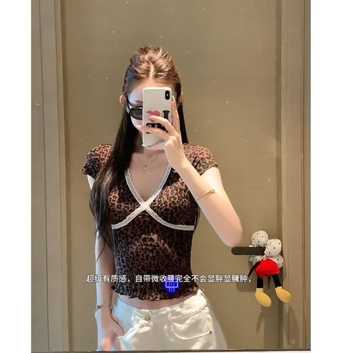 프랑스식 화이트 레이스 도트 무늬 V넥 반팔 여성 여름 순수한 욕망 핫걸 몸매 가꾸기 쇼트 스타일 맨위