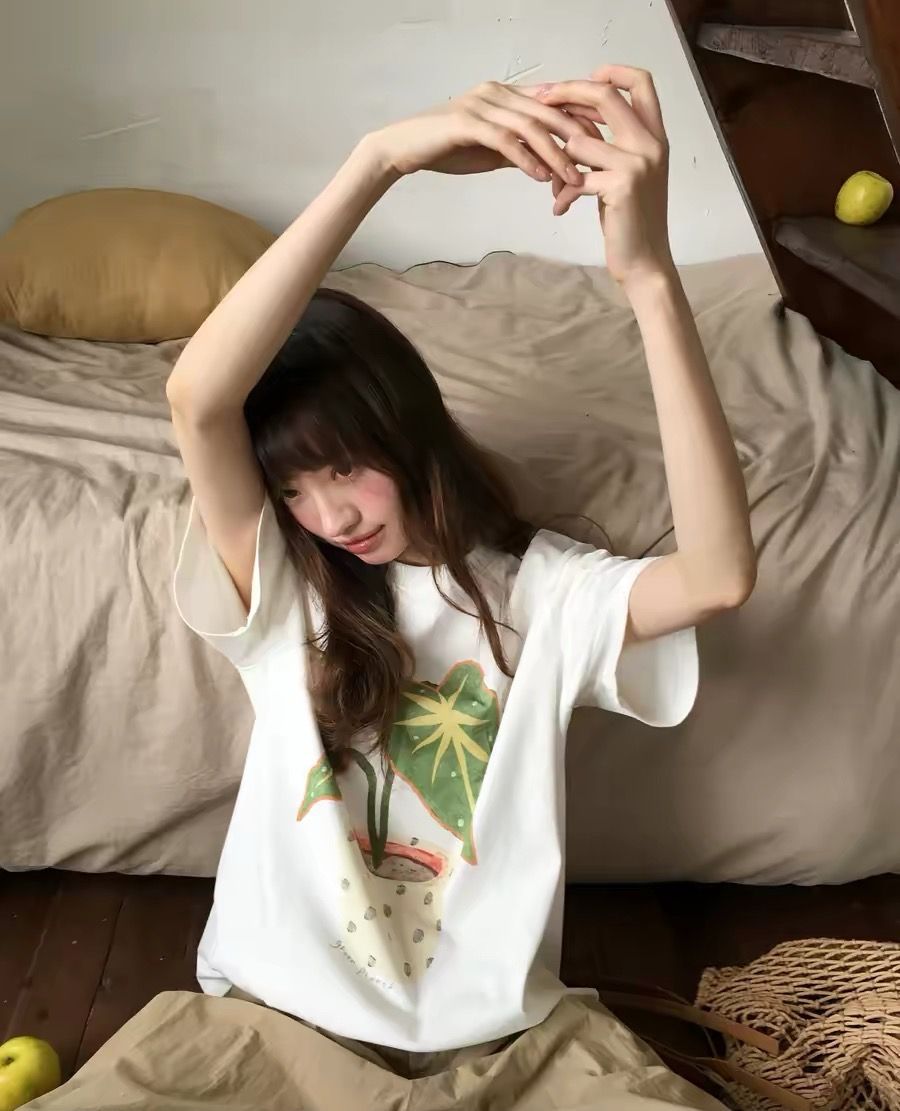 미니멀리즘 디자인 센스 루즈핏 반팔 티셔츠 여성 여름 새로운 느긋한 바람 품격 캐주얼 다용도 맨위