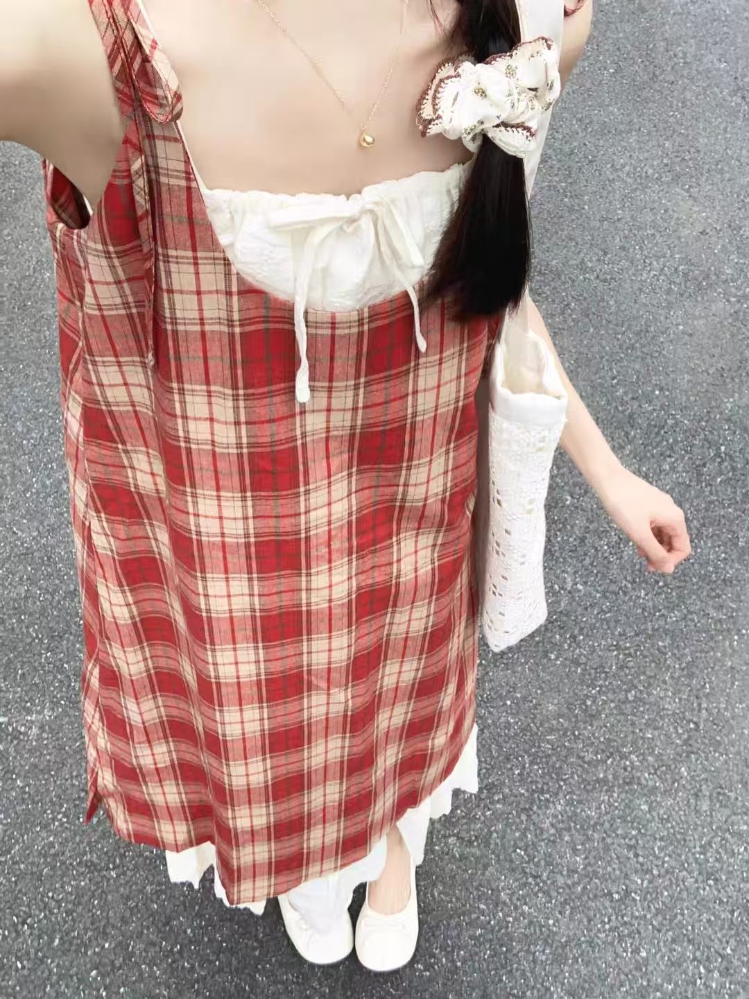 여성 여름 새로운 페이크 레이어드 배색 패치워크 품격 중간 길이 치마 휴가 바람 레이스업 체크무늬 슬립 드레스