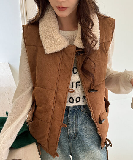 실사 한국 대외 무역 소뿔 버클 폴로 칼라 양털 피모 하나 민소매 짧은 외투 솜을 넣은 조끼 여자 면 의류