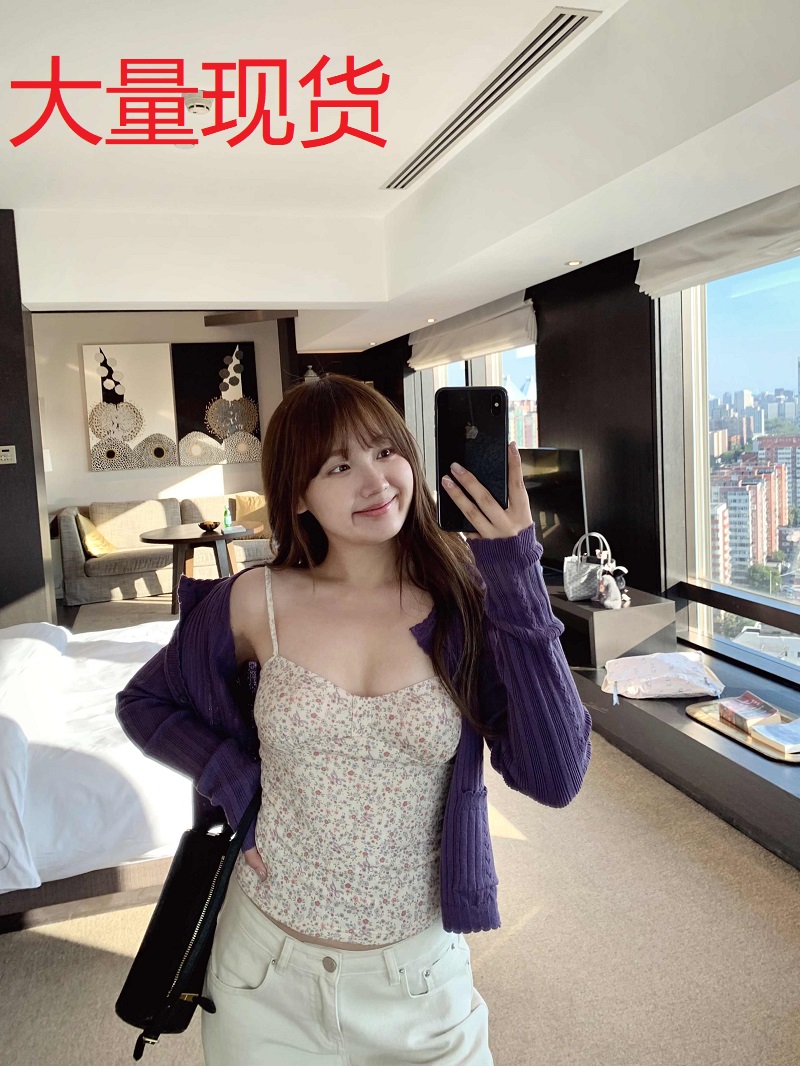 달콤한 핫걸 꽃무늬 캐미솔 여름 2026 새로운 몸매 가꾸기 슬림해 보이는 쇼트 스타일 인사이드 잡아라. 의류