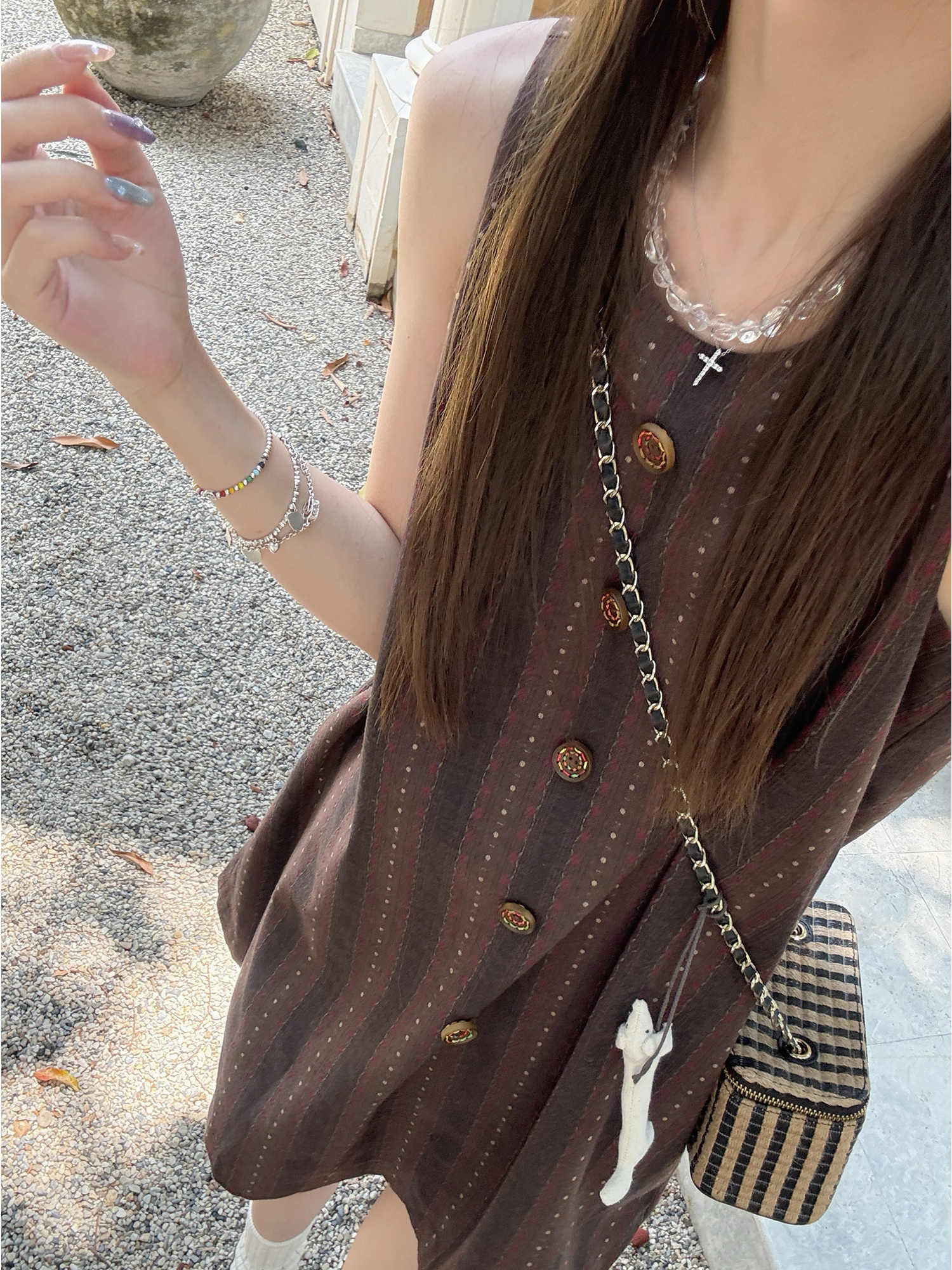 품격 브라운 드레스 여름 아름다움 라드. 스트라이프 레트로 슬립 드레스