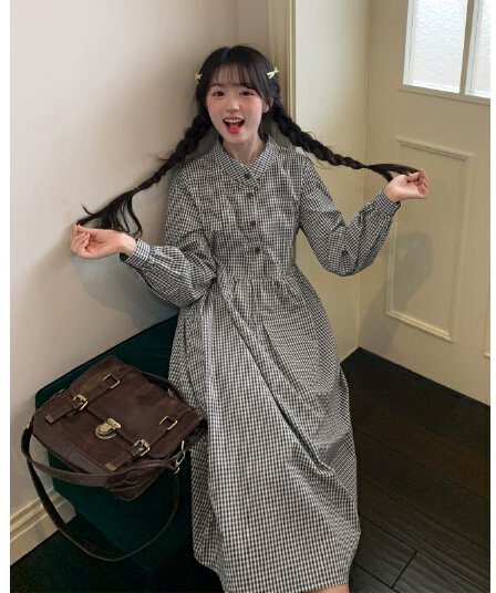 2026 가을 새로운 일본식 레트로 문예 순면 체크무늬 여성 드레스 중간 길이 루즈핏 긴팔 셔츠 드레스