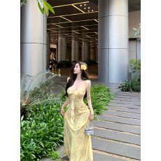 批发实拍实价立体斜裁小众法式碎花深V领<b class='q'>连衣裙</b>飞飞袖超好看气质