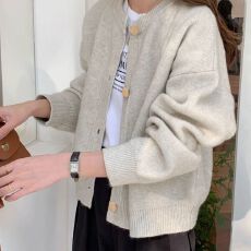 批发温柔纽扣2025宽松<b class='q'>外套</b>新款复古早春上衣松弛毛衣开衫针织