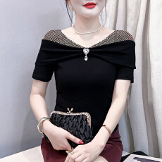 批发性感一字肩<b class='q'>个性</b>镶钻拼接短袖<b class='q'>T</b><b class='q'>恤</b>女夏2026新款修身气质减龄V领上衣
