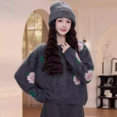 批发圆领套头花朵毛衣女<b class='q'>秋</b>冬季新款慵懒风长袖针织衫9208