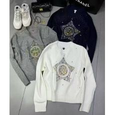 批发奶白色五角星<b class='q'>刺绣</b>烫钻圆领毛衣女2025冬季新款高级感气质软糯<b class='q'>上衣</b>