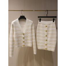 批发2025早秋<b class='q'>新款</b>法式小香风V领针织开衫女条纹上衣<b class='q'>半身裙</b>两件套套装