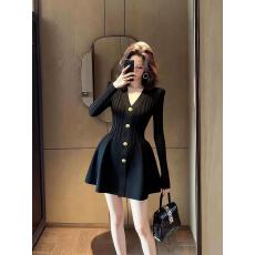 批发出席重要场合的裙子轻熟法式收腰气质小个子黑色花苞针织连衣裙秋