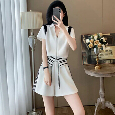 批发夏季2026<b class='q'>新款</b><b class='q'>欧洲站</b>休闲运动套装女酷飒风白色短袖上衣短裤两件套