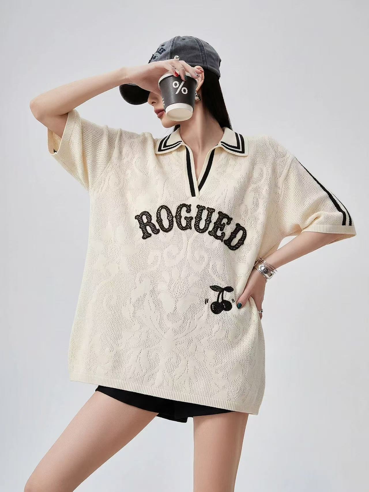 캐주얼 바람 가을 어깨 소매 알파벳 티셔츠 2026 년 여름 새로운 디자인 센스 POLO 칼라 루즈핏 중간 길이 맨위
