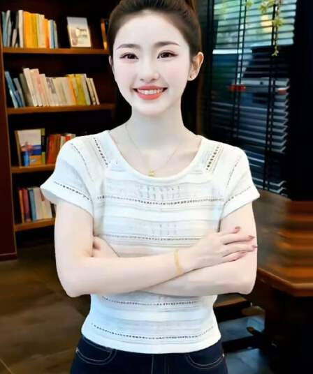 부드러운 바람 품격 얇은 스타일 홀로우 아웃 화이트 니트 스웨터 여성 의류 2026 여름 새로운 다용도 연령 감소 아름다운 맨위
