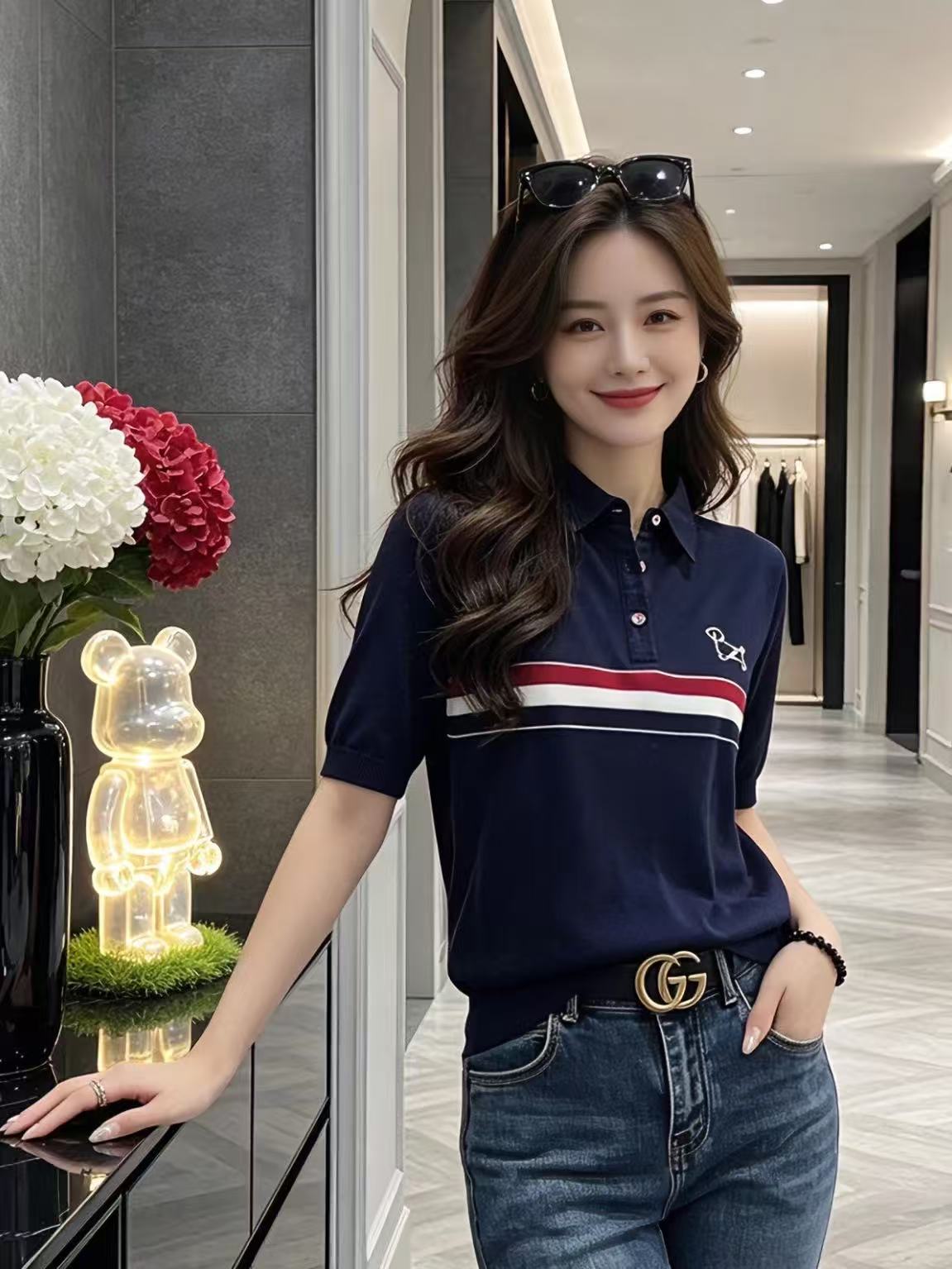 여름 새로운 스트라이프 POLO 칼라 니트 스웨터 반팔 여성 얇은 스타일 연령 감소 강아지 자수 폴로 칼라 티셔츠 맨위