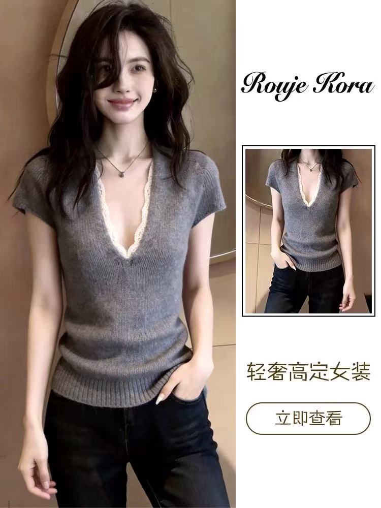rouje kora 프랑스식 V넥 레이스 측면 니트 스웨터 여성 여름 디자인 센스 회색 반팔 패션 품격 티셔츠
