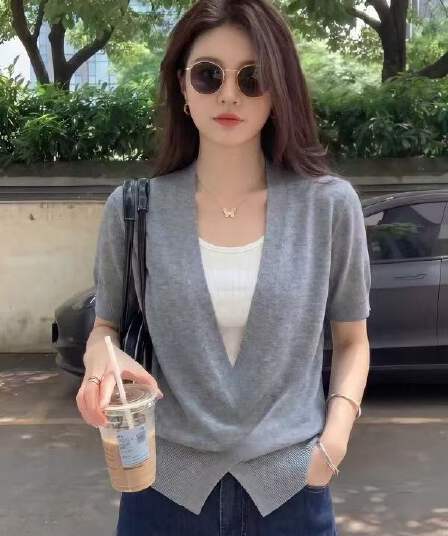 회색 페이크 레이어드 긍정적 인 어깨 반팔 티셔츠 여성 2026 새로운 여름 빅 사이즈 지방 mm 허리 수축 슬림해 보이는 불규칙 맨위