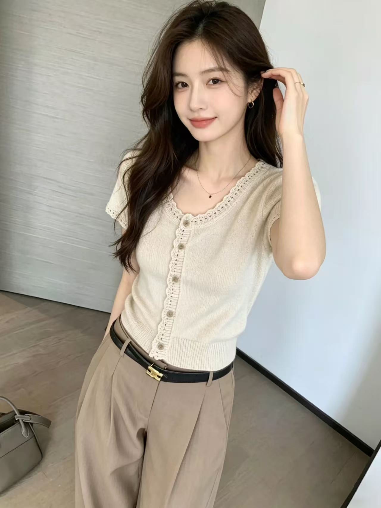 오래된 돈 바람 레이스 니트 반팔 티셔츠 여성 여름 디자인 센스 작은 대중 몸매 가꾸기 쇼트 스타일 긍정적 인 어깨 작은 키 맨위