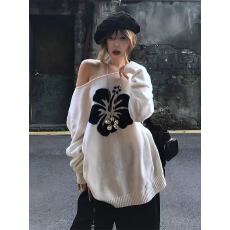 韩系花卉印花斜肩长袖针织衫女秋季宽松慵懒风松弛感百搭露肩上衣