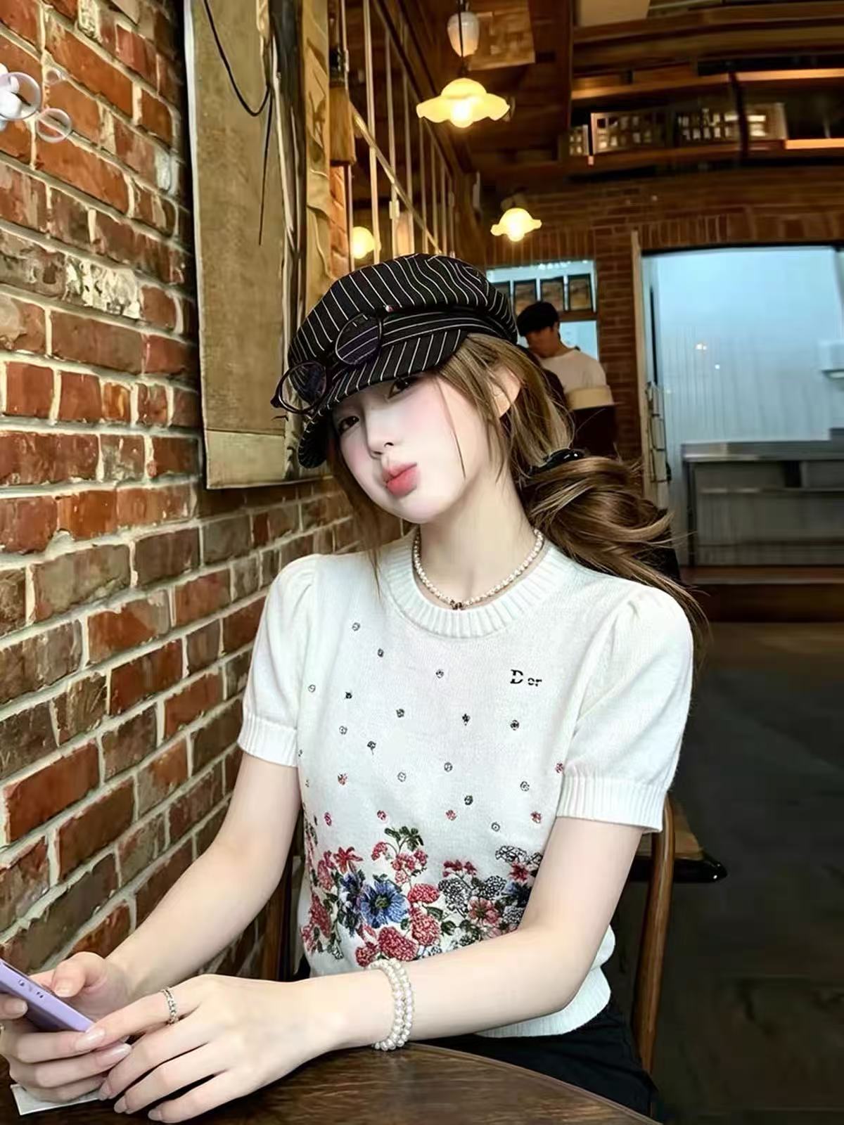 BY29472# 温柔风刺绣碎花白色针织衫设计感重工气质显瘦上衣女 服裝批發女裝批發服飾貨源