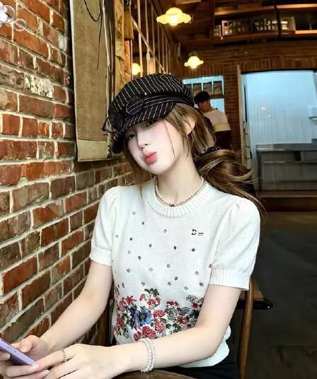 inno studio 부드러운 바람 자수 꽃무늬 화이트 니트 스웨터 디자인 센스 무거운 작업 품격 슬림해 보이는 맨위 여성