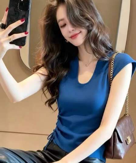 출퇴근 바람 니트 민소매 티셔츠 여성 의류 2026 여름 파란색 허리 수축 슬림해 보이는 몸매 가꾸기 다용도 맨위
