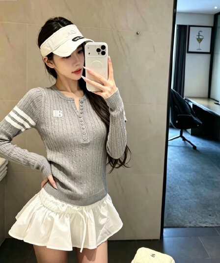 2026 이른 가을 인터넷 유명인 새로운 외출용 니트 스웨터 여성 꽈배기 질감 자수 영국식 달콤함 학원 스타일 스웨터