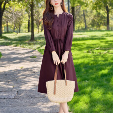 批发<b class='q'>中年</b>女士气质长袖<b class='q'>连衣裙</b>2026春季新款妈妈收腰显瘦高级感漂亮裙子