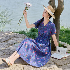 批发碎花连衣裙女<b class='q'>夏</b>季2026年新款女装短袖收腰中长款气质优雅印花裙子