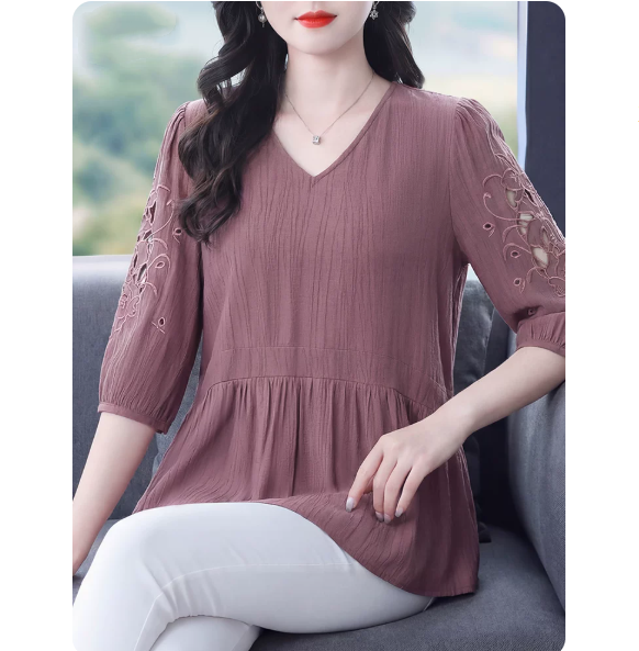 2026 새로운 빅 사이즈 여성 의류 외국 가스 홀로우 아웃 부드러운 품격 슬림해 보이는 디스플레이 화이트 루즈핏 표지 배 아름다운 V넥 맨위