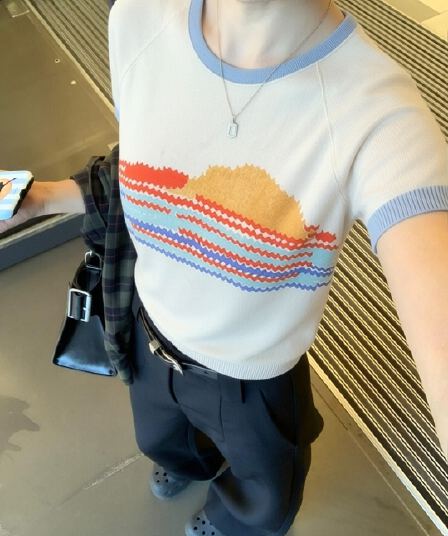 학원 스타일 라운드 넥 얼음 실크 프린트 니트 스웨터 반팔 티셔츠 여성 여름 루즈핏 캐주얼 긍정적 인 어깨 작은 날다 소매 맨위