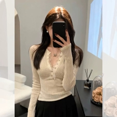 批发性感纯欲风V领蕾丝针织打底衫女内搭春装新款修身显瘦设计感上衣