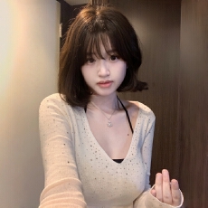 批发纯欲辣妹风重工烫钻针织打底衫女内搭春装新款韩系设计感V领上衣