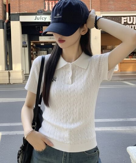 한 부서 꽈배기 작은 셔츠 여성 여름 얼음 실크 통기성 니트 반팔 POLO 칼라 티셔츠 디자인 센스 자수 맨위 ins