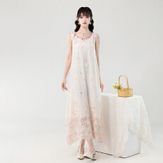 批发实拍 2026夏季新款森系小清新 法式重工<b class='q'>绣花</b>串珠<b class='q'>连衣裙</b>