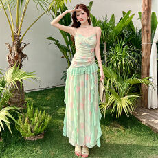 批发2026夏季新款气质性感温柔网纱裙小众轻奢设计修身显瘦吊带连衣裙