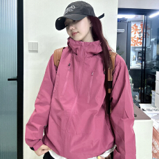 批发秋季连帽户外登山徒步冲锋衣女2025<b class='q'>新款</b><b class='q'>运动</b>防风玫红色夹克外套潮
