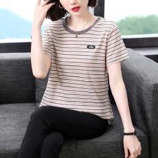 批发2026夏季新款时尚<b class='q'>妈妈</b>圆领套头条纹T恤减龄显瘦短袖简约休闲上衣