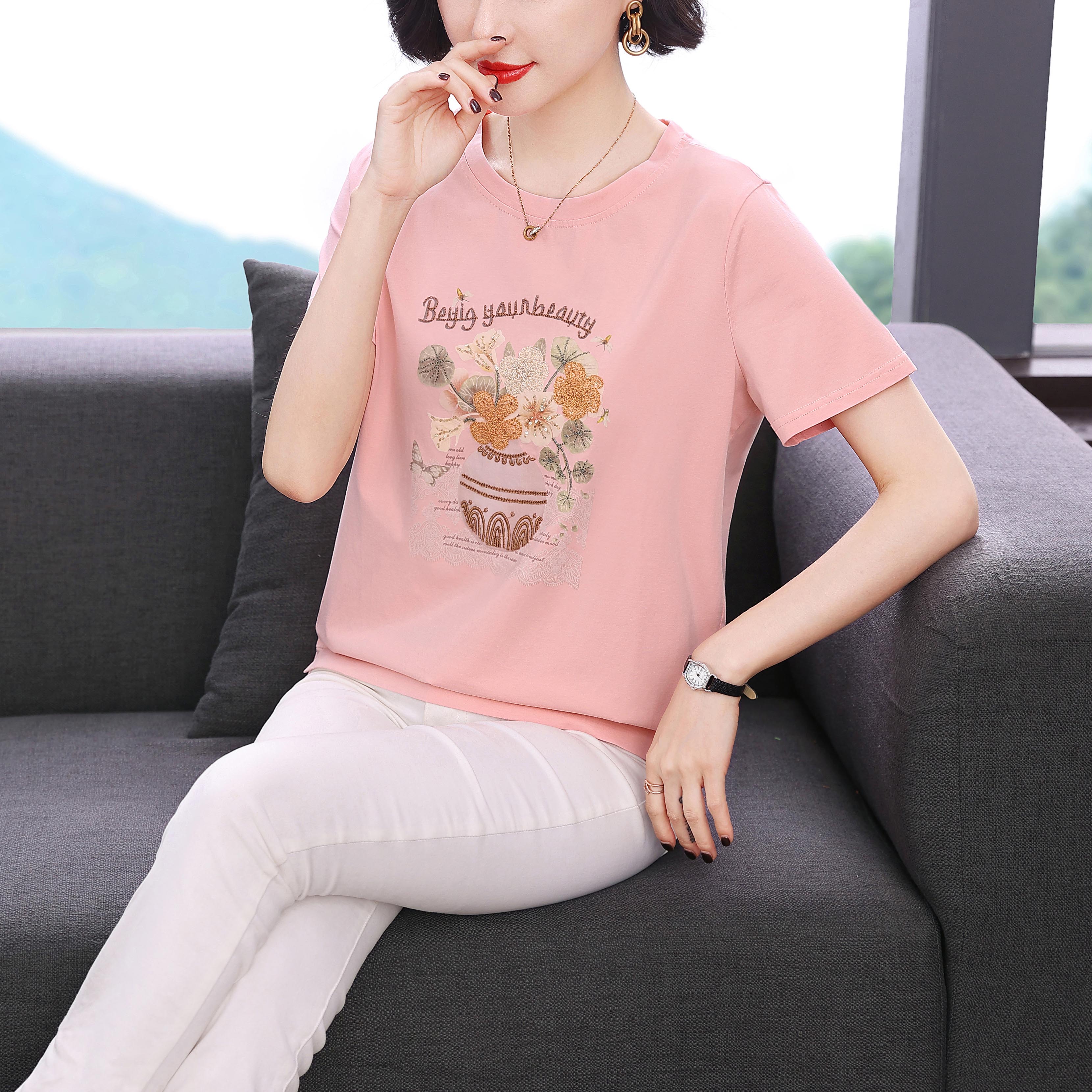 2026 년 새로운 순면 반팔 티셔츠 여성 여름 드레스 세련된 꽃무늬 자수 맨위 중년 엄마 연령 감소 동정