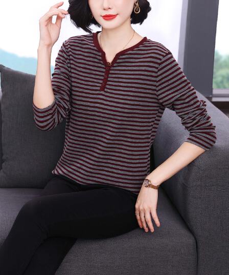 2026 가을 새로운 폭발 맨위 긍정적 인 어깨 기본 셔츠 스트라이프 캐주얼 운동 품격 엄마 긴팔 티셔츠 여성