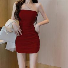 批发高级感抹胸连衣裙辣妹显瘦春夏秋冬紧身褶皱短裙腰带包臀裙两件套