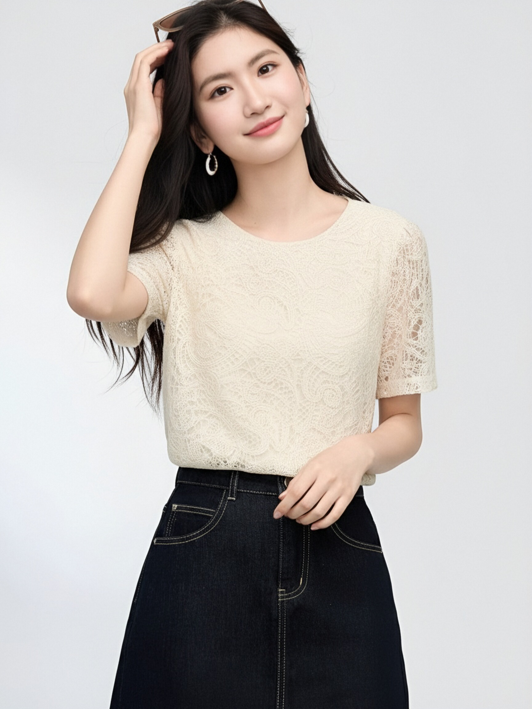 프랑스식 라운드 넥 홀로우 아웃 레이스 티셔츠 여성용 짧은 소매 여름 새로운 살구 색상 루즈핏 패션 외국 가스 작은 셔츠 맨위