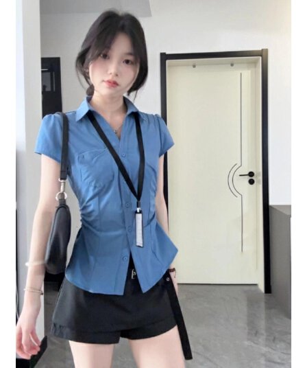 핫걸 파란색 반팔 여성 셔츠 여름 2026 새로운 프랑스식 품격 셔츠 몸매 가꾸기 꼬집기 허리 디자인 센스 맨위