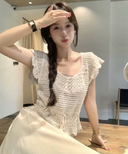 한 부서 홀로우 아웃 자수 반팔 니트 스웨터 여성 의류 여름 디자인 센스 작은 대중 스택 착용 레이스업 술 블라우스 맨위
