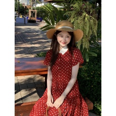 批发法式复古红色波点连衣裙子女夏2026<b class='q'>新款</b>海边度假收腰显瘦A字长裙