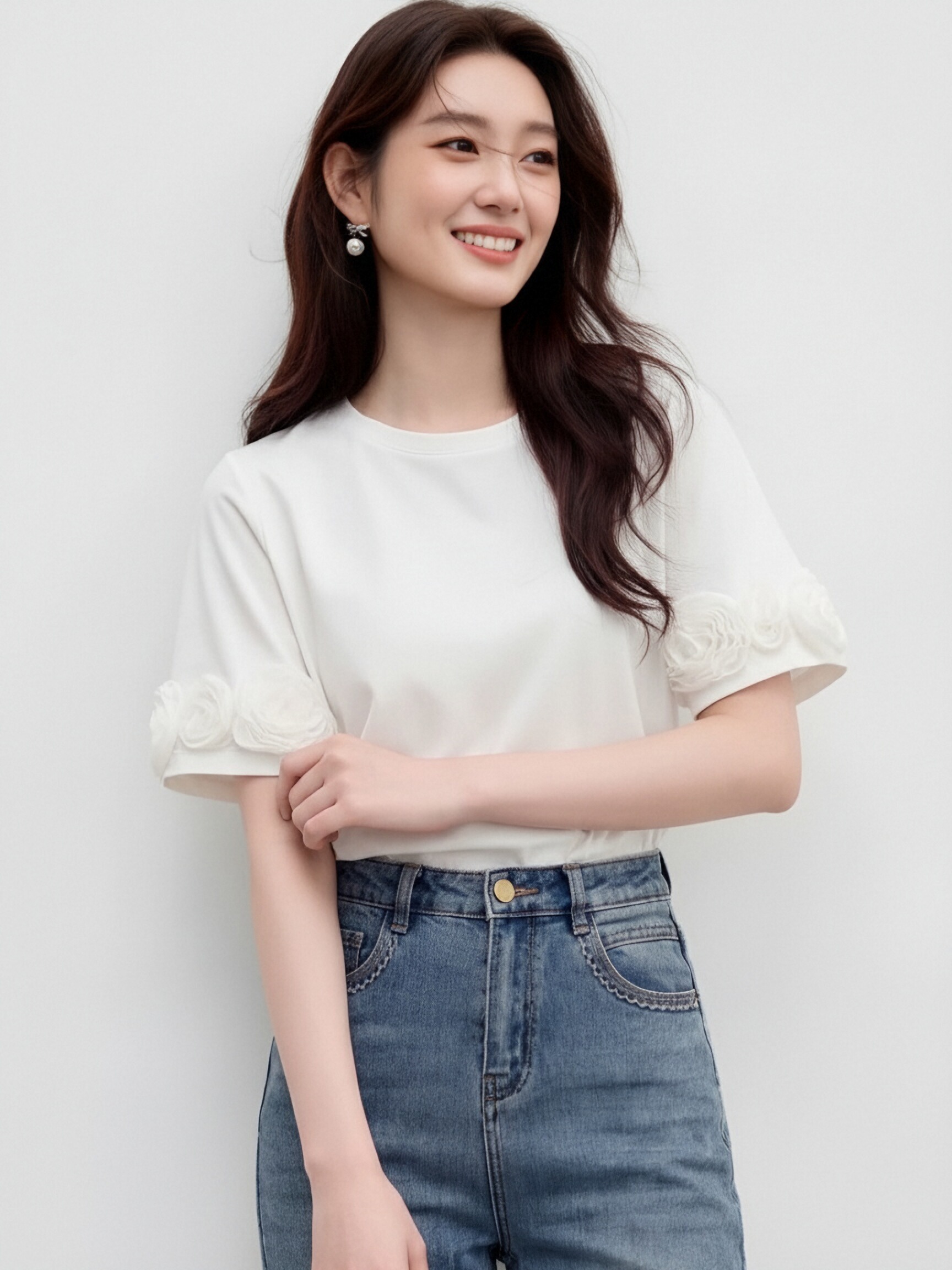 화이트 3 차원 꽃 반팔 티셔츠 여성 여름 새로운 라운드 넥 부드러운 품격 바람 다용도 슬림해 보이는 순면 맨위