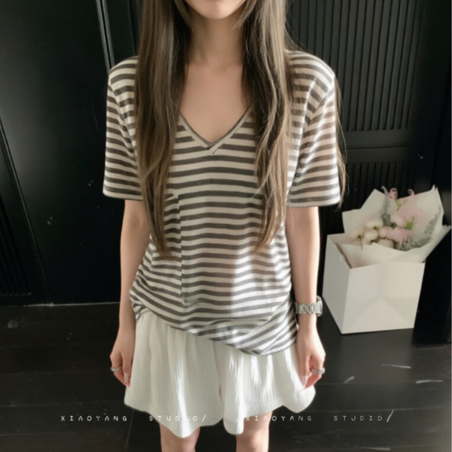 느슨함 스트라이프 반팔 티셔츠 여성 여름 새로운 디자인 센스 주머니 루즈핏 느긋한 바람 V넥 맨위