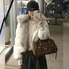 批发冬季新款短款羽绒棉服女仿狐狸毛领宽松加厚小个子<b class='q'>韩版</b>面包服外套