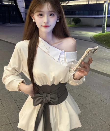 2026 가을 새로운 연구 부서 순수한 프랑스식 비스듬한 어깨 셔츠 인감 허리 스트랩 허리 수축 코디 꽃밭 미니 스커트 세트